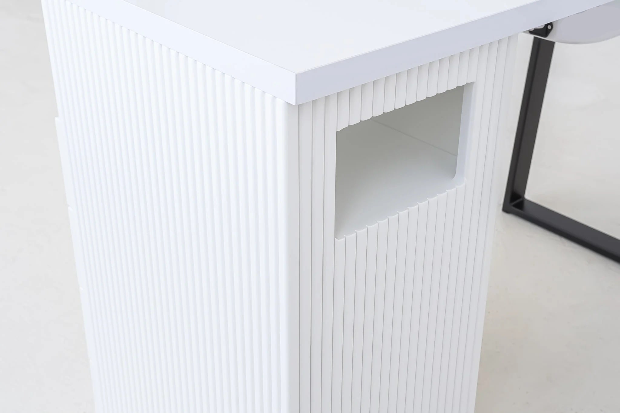 Table de manucure ›ANAPRI BLACK‹ Swisshairdesign