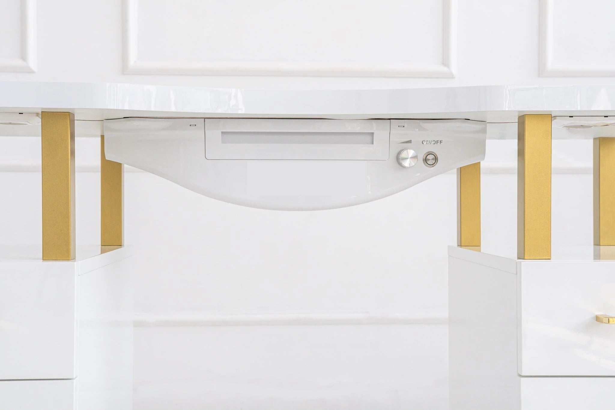 Table de manucure ›ANANAS‹ Swisshairdesign