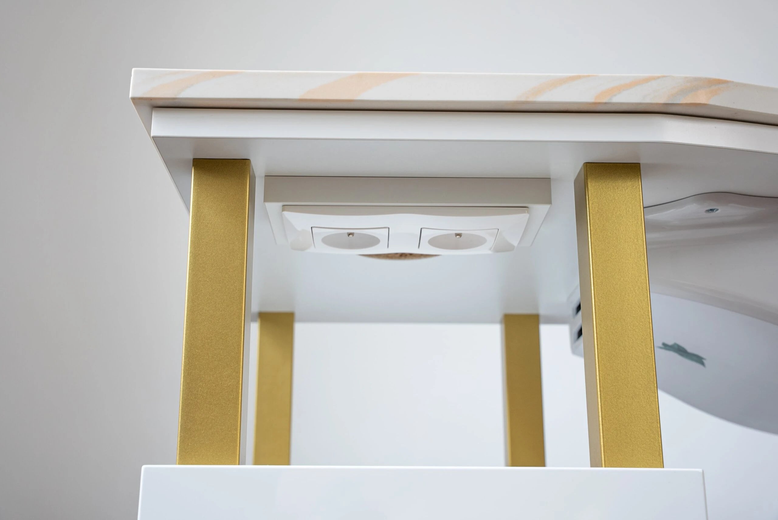 Table de manucure ›ANACAL‹ Swisshairdesign